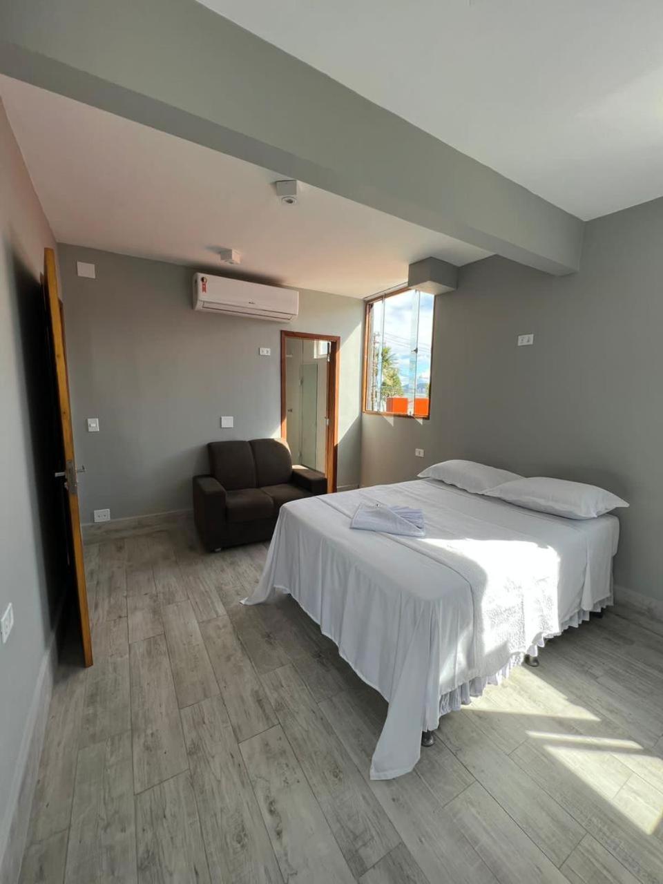 Enseada Hotel *